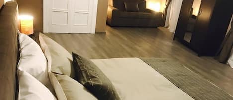 Habitación cuádruple | Insonorización, cunas, wifi gratis y ropa de cama