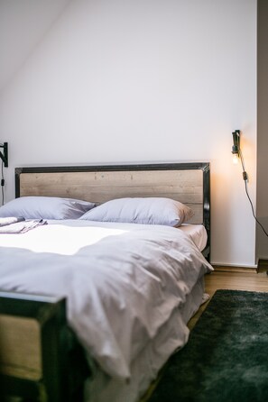 Design Double Room, Non Smoking, Terrace (301) | Hypo-allergenic bedding, blackout drapes, free WiFi, bed sheets