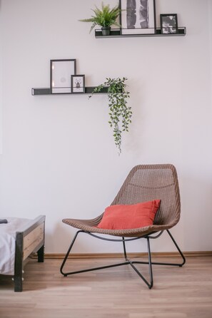 Ropa de cama hipoalergénica, cortinas blackout y wifi gratis