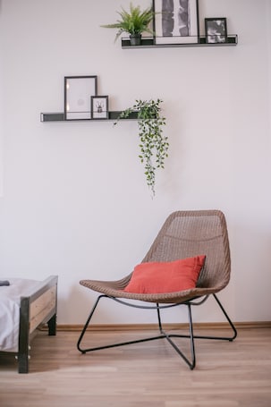 Design Quadruple Room, Non Smoking, Terrace (304) | Hypo-allergenic bedding, blackout drapes, free WiFi, bed sheets. Schöndorf Hostel