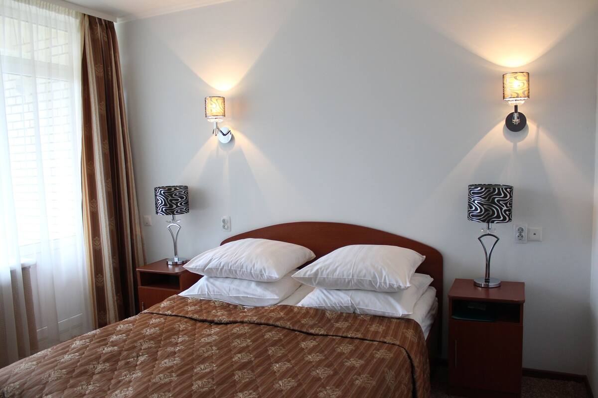 3 bedrooms, iron/ironing board