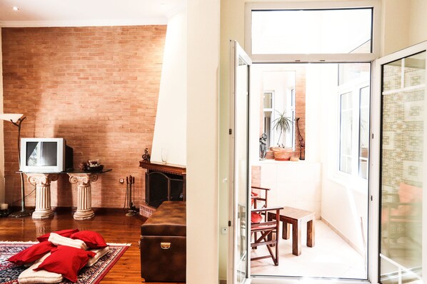 아파트, 침실 2개 | 거실 공간 | TV