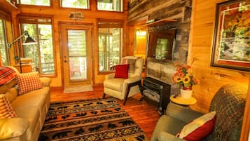 Smart TV, fireplace, DVD player