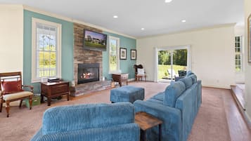 TV, fireplace, DVD player