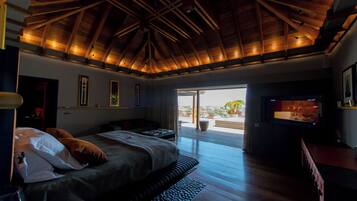 8 bedrooms, iron/ironing board, WiFi, bed sheets