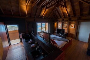 8 bedrooms, iron/ironing board, WiFi, bed sheets