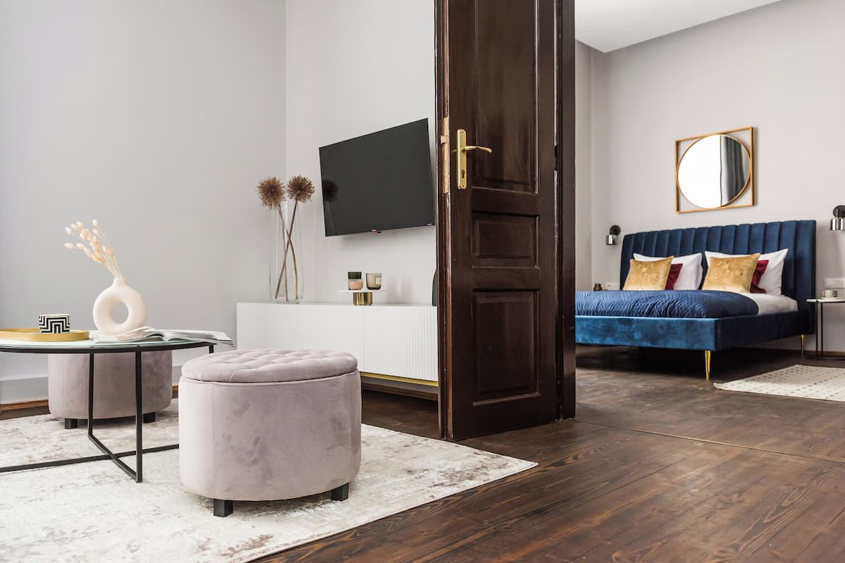 City Apartment (I) | Living area | 45-inch flat-screen TV with cable channels, TV, streaming services