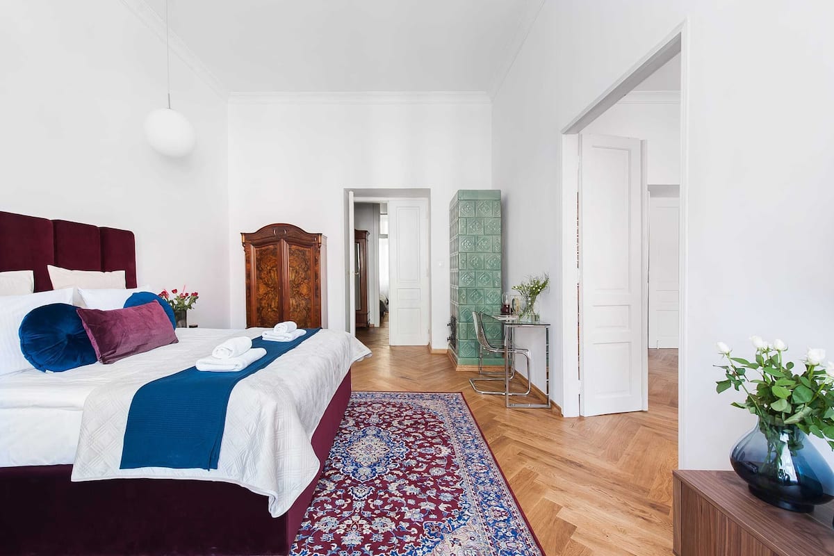 City Apartment (III) | 2 bedrooms, individually decorated, individually furnished, desk