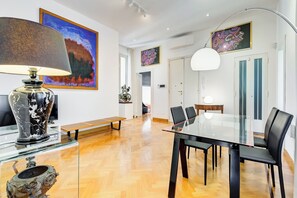 Dining - Colosseum Terrace Apartment (Roma)