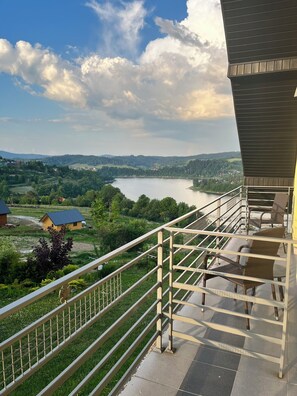 トリプルルーム バルコニー | ベッドシーツ