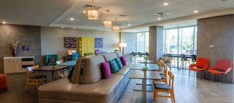 Home2 Suites by Hilton Atlanta Airport West