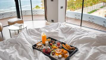 Premium Double Room | Memory-foam beds, minibar, in-room safe, desk