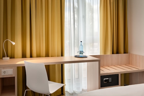 Super 8 by Wyndham Augsburg