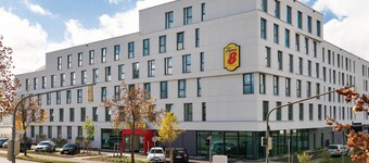 Super 8 by Wyndham Augsburg