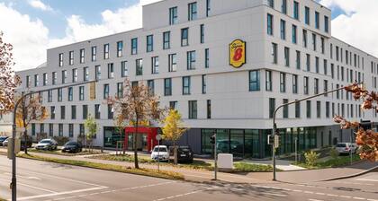 Super 8 by Wyndham Augsburg