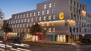 Exterior - Super 8 by Wyndham Augsburg (Augsburg)
