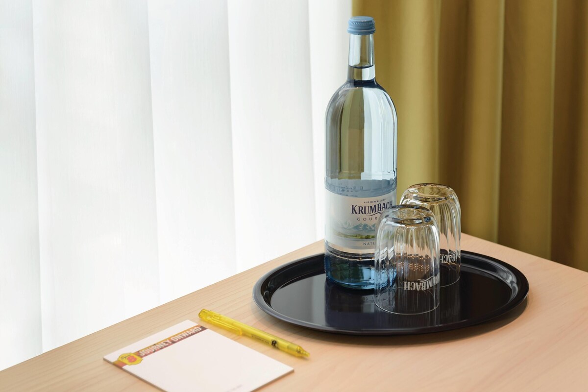 Standaard kamer (Barrier Free) | Hypoallergeen beddengoed, een kluis op de kamer, een bureau