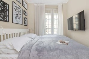 1 bedroom, desk, iron/ironing board, WiFi