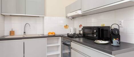 Fridge, microwave, oven, stovetop