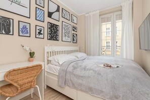 1 bedroom, desk, iron/ironing board, WiFi