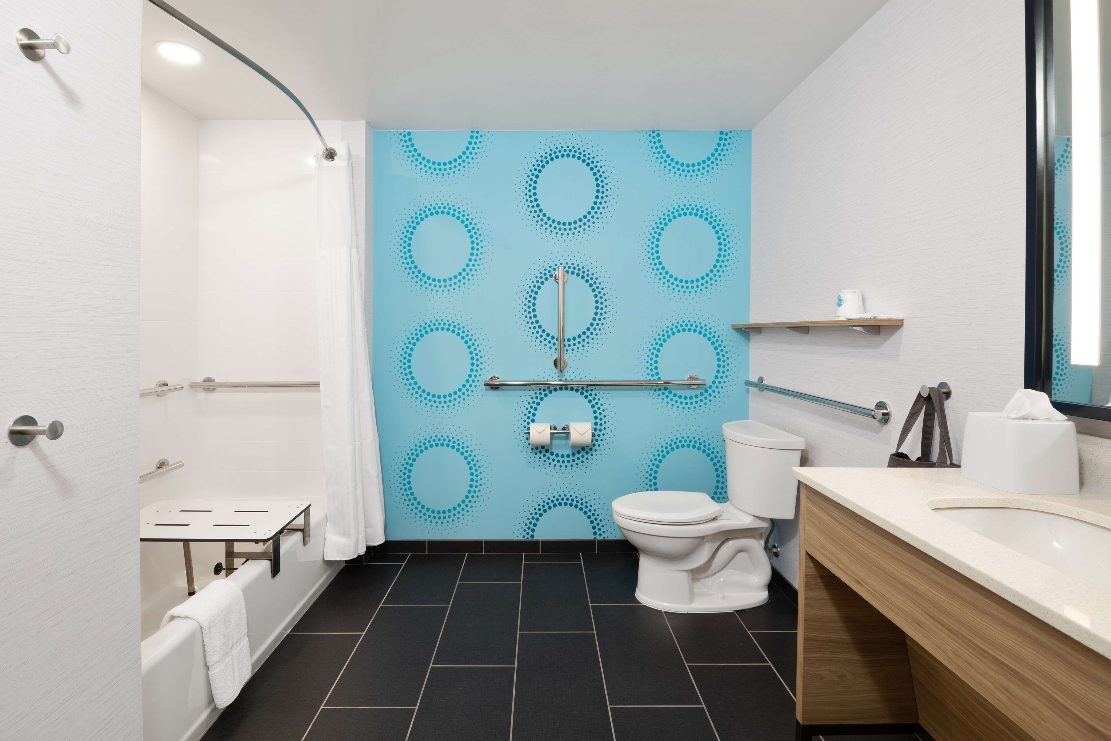 Photo - Tru By Hilton Sharonville, OH