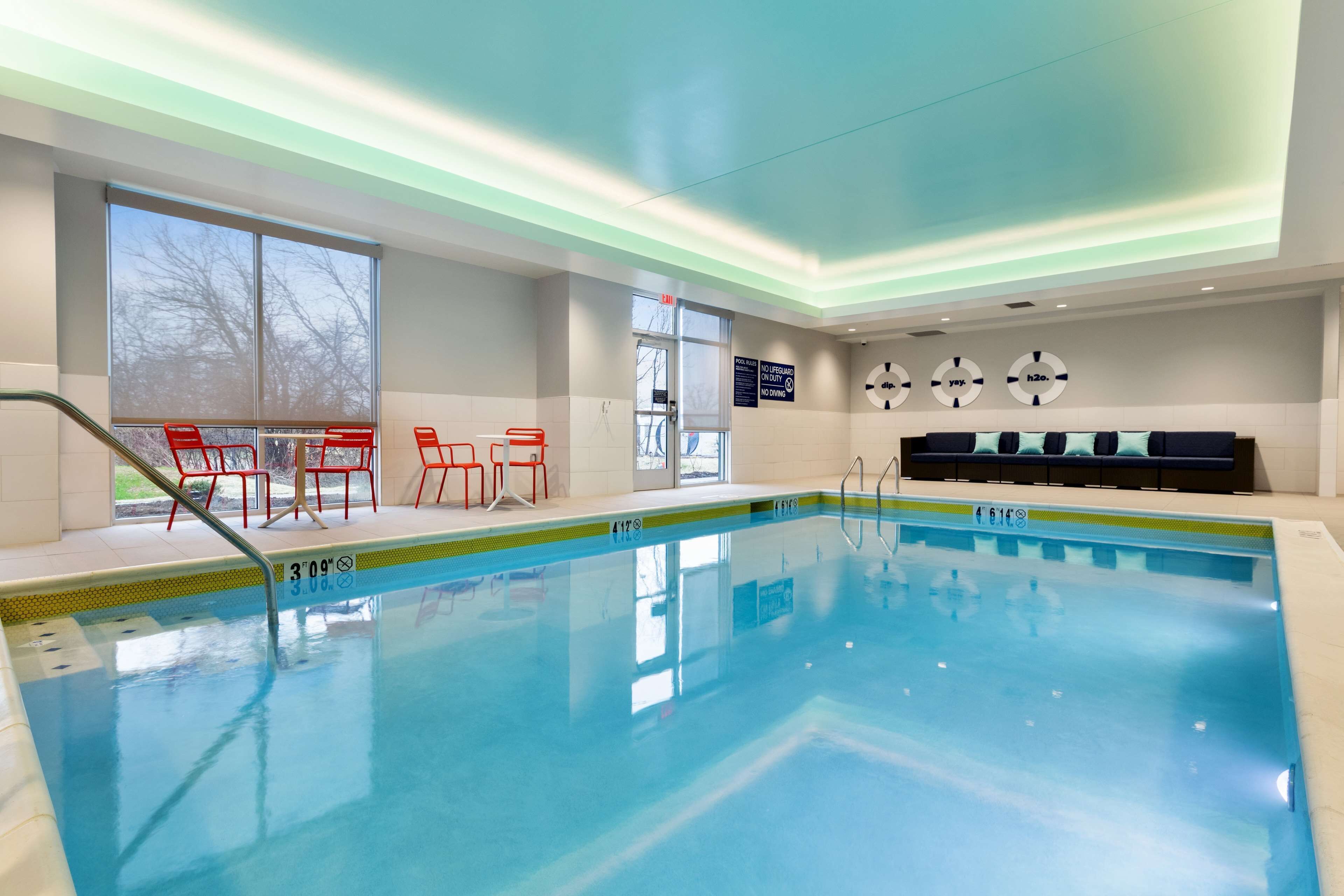 indoor pool, open 9:00 am to 10:00 pm, pool loungers