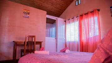 Individually decorated, blackout curtains, free WiFi, bed sheets