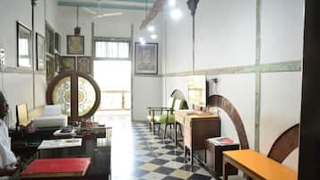 Khu sảnh