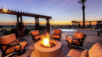 2 outdoor pools, open 8:00 AM to 9:00 PM, free pool cabanas