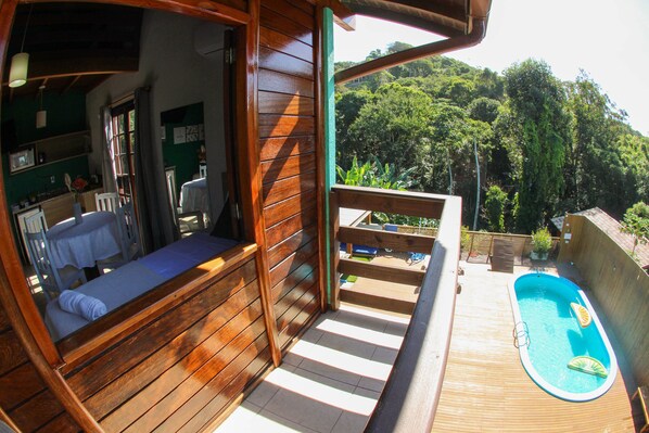 Superior Double Room, Multiple Beds | Minibar, desk, soundproofing, iron/ironing board - Kalani Pousada (Imbituba)