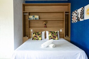 Standard Triple Room | Minibar, desk, soundproofing, iron/ironing board - Kalani Pousada (Imbituba)