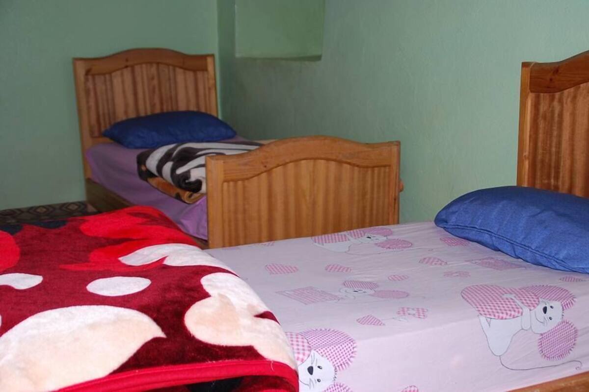 Free WiFi, bed sheets