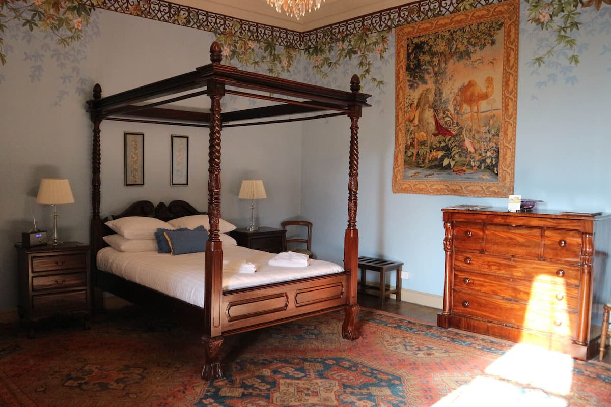 Deluxe Double Room, 1 King Bed | 2 bedrooms, free WiFi, bed sheets