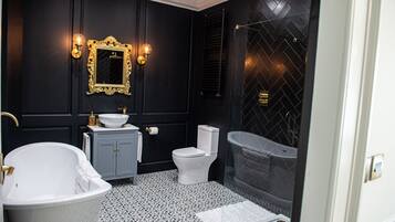 Honeymoon Double Room, 1 King Bed, Ensuite | Bathroom | Free toiletries, hair dryer, towels