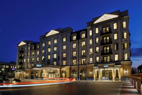 Hotel Carmichael, Autograph Collection - Image 3