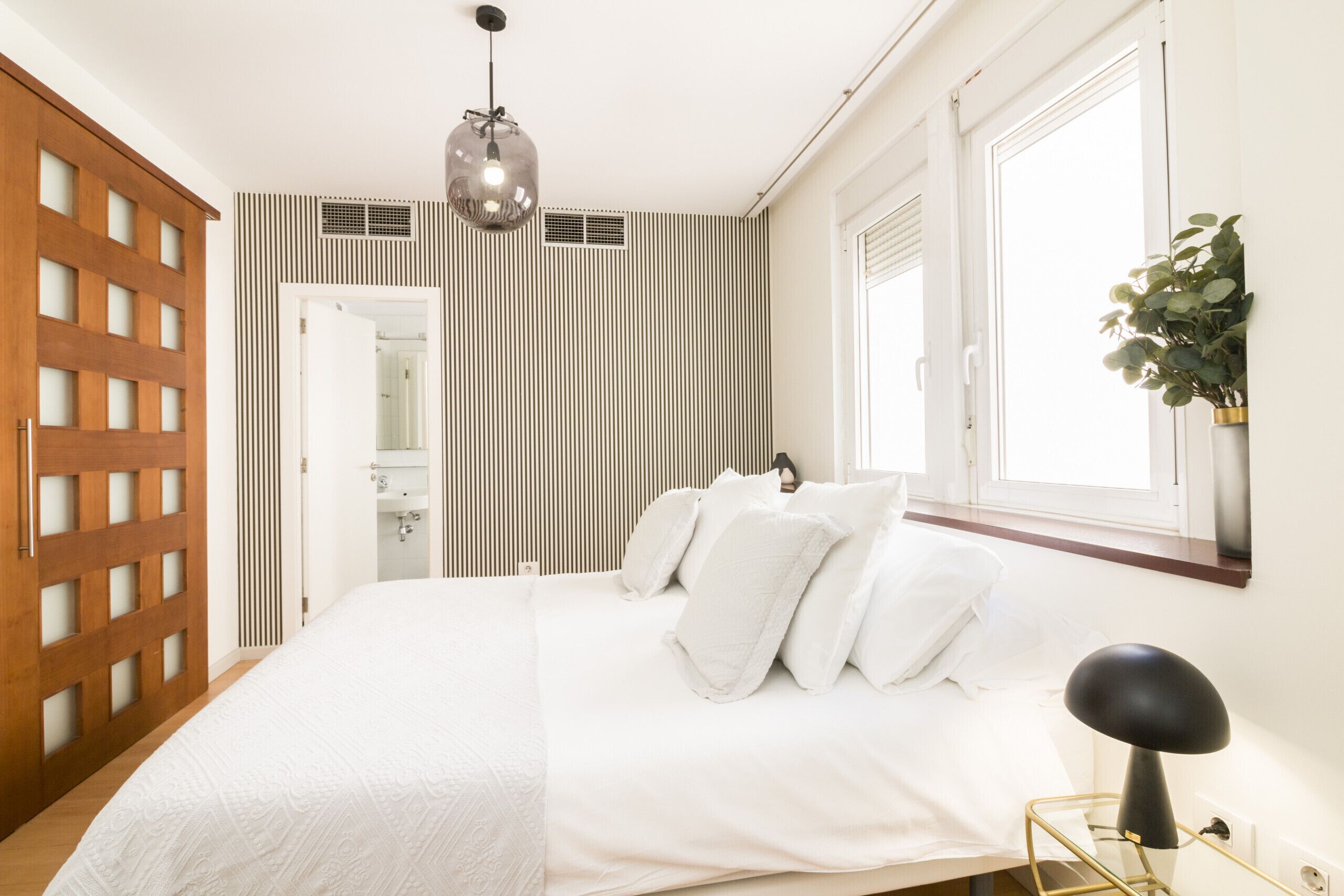 Zimmersafe, Bügeleisen/Bügelbrett, kostenloses WLAN, Bettwäsche