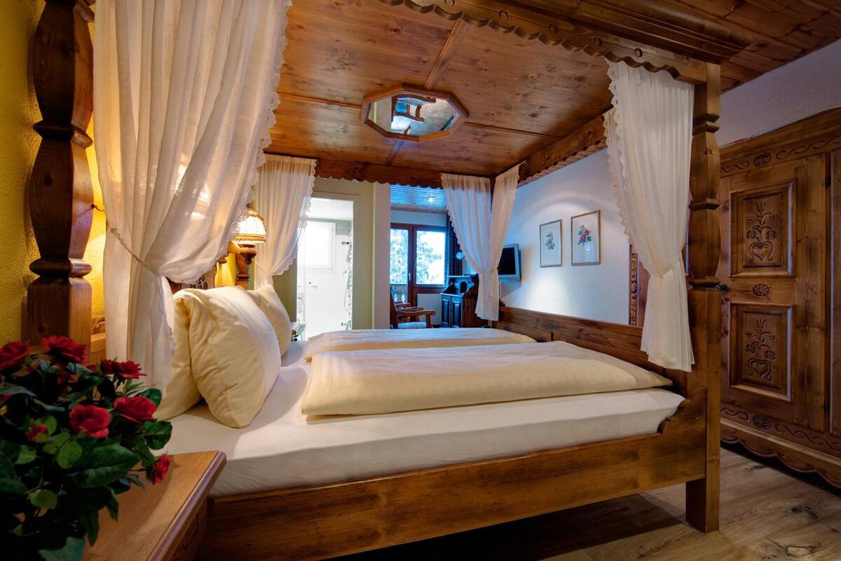 in-room safe, desk, blackout curtains, free wifi