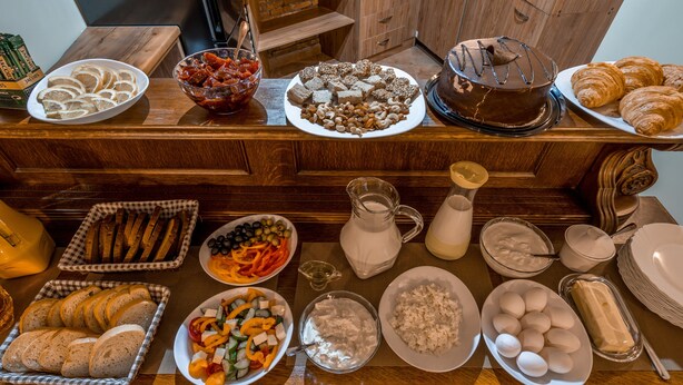 Free daily buffet breakfast - Golden Light Hotel (Tbilisi)