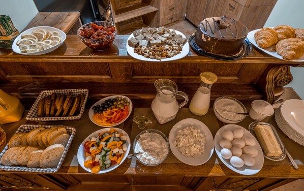 包每日自助早餐