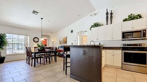 House, 3 Bedrooms | Private kitchen | Coffee/tea maker, fridge, oven, toaster