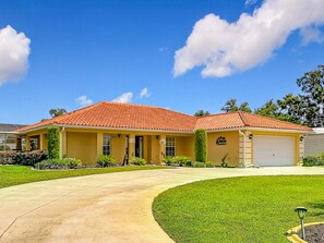 House, 3 Bedrooms | Exterior - Stylish Pool Close To Withlacoochee Bike Trail 3 Bedroom Home by RedAwning (Inverness)