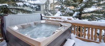 5025 Main Gore Place 4 Bedroom Condo by RedAwning