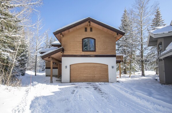 House, 4 Bedrooms | Exterior