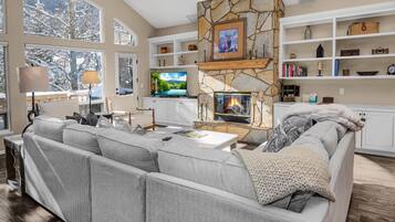 Rumah, 4 kamar tidur | Area keluarga | TV layar datar