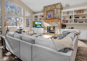 House, 4 Bedrooms | Living area | Flat-screen TV
