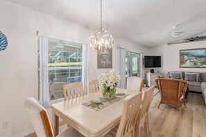 House, 3 Bedrooms | Dining - Little Peace Of Paradise At Willow Wood 3 Bedroom Home by RedAwning (Inverness)