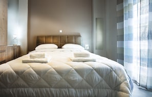 Apartamento, vista para a cidade | 3 quartos, espaço de trabalho para notebook
