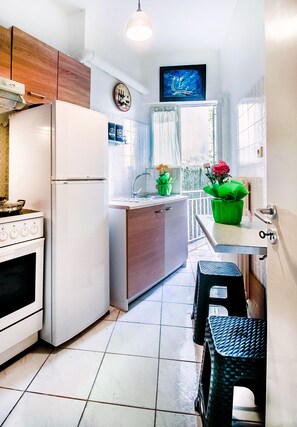 Apartment, 1 Bedroom | Private kitchen | Fridge, oven, stovetop, coffee/tea maker - Stylish Apt Next To Thiseio & Keramikos (Athens)