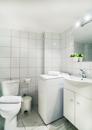 Apartment, 1 Schlafzimmer | Badezimmer | Badewanne, Haartrockner, Handtücher, Seife