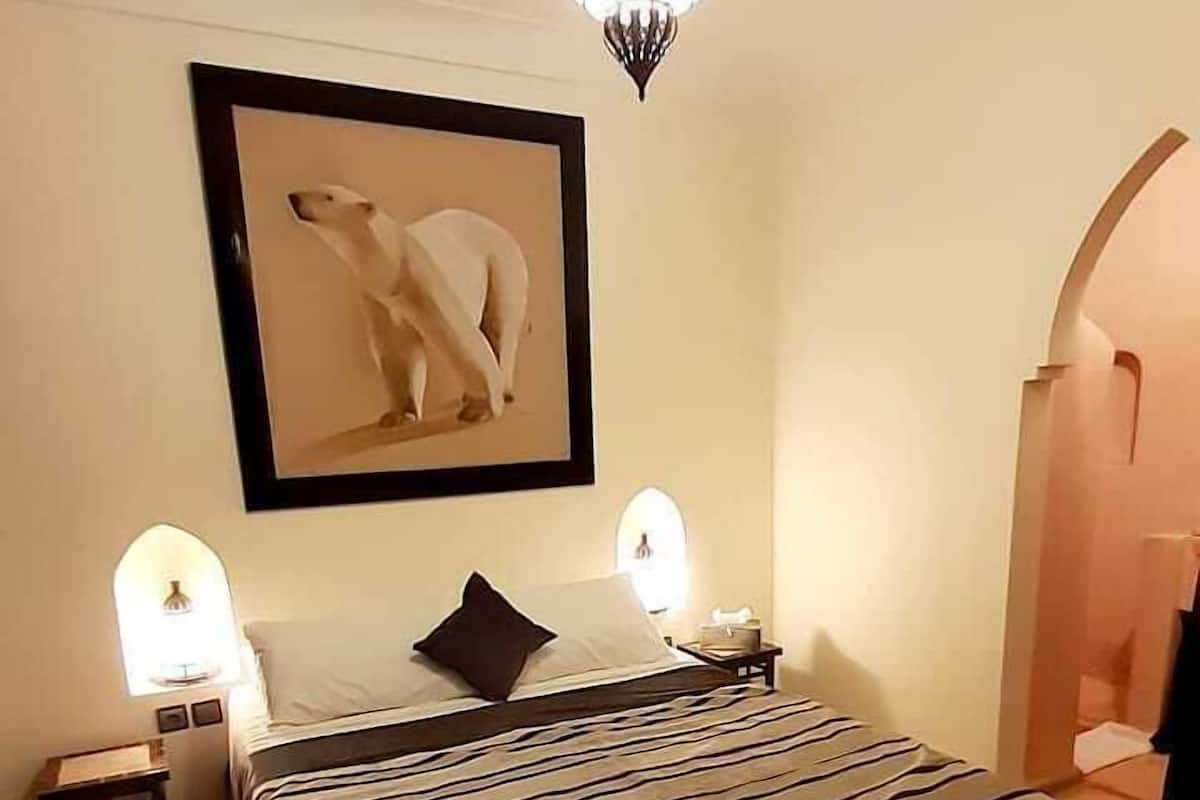 Cortinas blackout, cunas gratuitas, wifi gratis y ropa de cama 